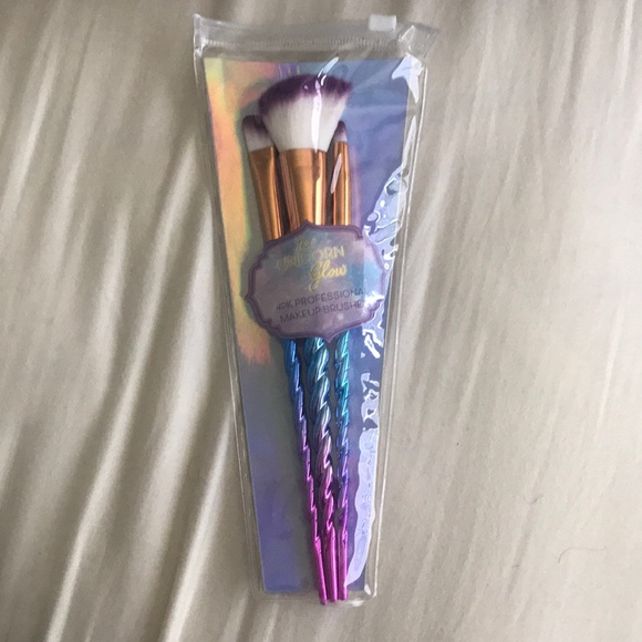 Adore 🦄 That Unicorn Glow Makeup Brush Set 3 pc - Picture 2 of 2